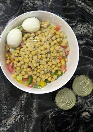 Una foto de Ensalada pipirrana de garbanzos o lentejas