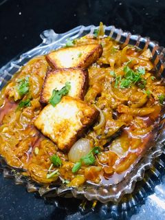 પનીર દો પ્યાઝા (Paneer Do Pyaza Recipe In Guajarati) રેસીપી મુખ્ય ફોટો