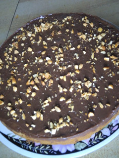 A picture of Banana nut cake with chocolate frosting.
