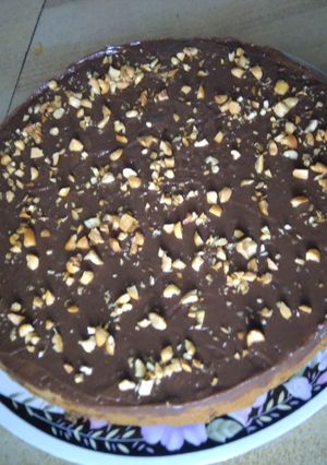 A picture of Banana nut cake with chocolate frosting.
