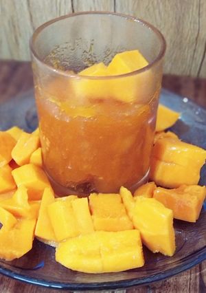 A picture of Ripe mango jam.