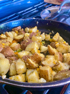 Una foto de Papas salteadas