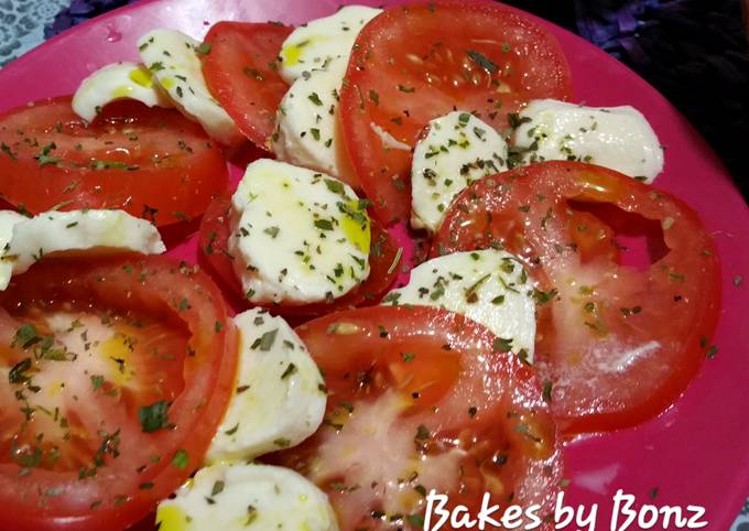 Recipe of Favorite Tomato Bocconcini Salad