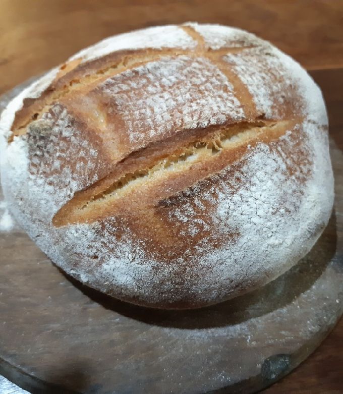 La galleta de piso: el pan criollo 4 https://img-global.cpcdn.com/recipes/7c47cf868f4218f4/680x781cq80/pan-rustico-con-masa-madre-foto-principal.jpg