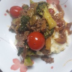 A picture of Ground beef and mash.