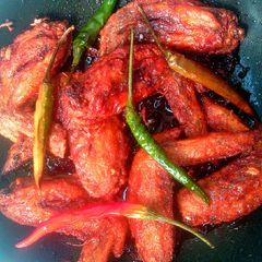 A picture of Pilipili Chicken Wings.
