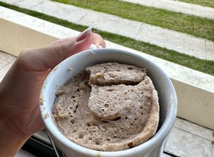 Foto de Bolo de caneca de banana proteico