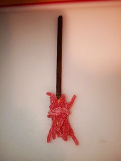 Una foto de Escobas de bruja dulces