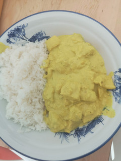 Una foto de Pollo al curry muy fácil