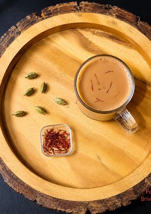 इलायची केसर चाय Cardamom Saffron Tea रेसिपी मुख्य फोटो