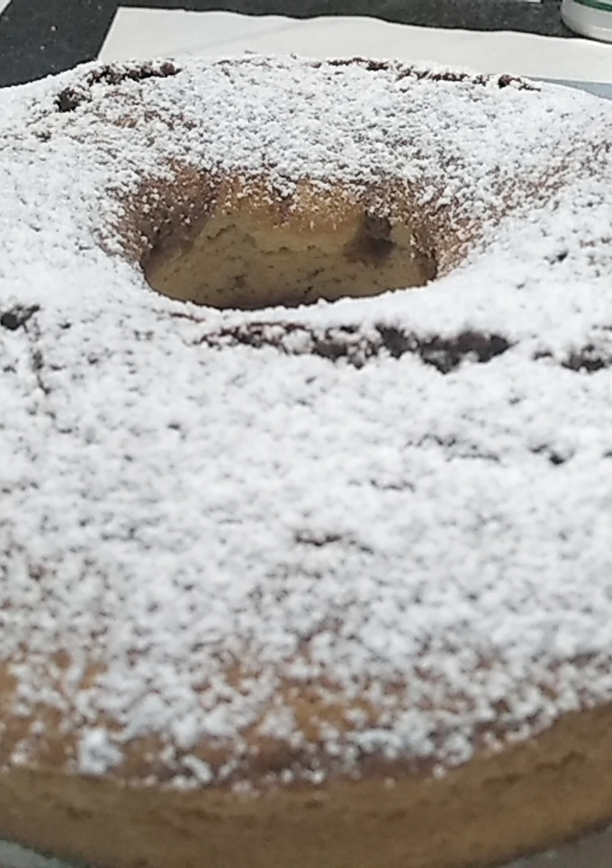 Una foto de Budín húmedo marmolado