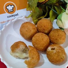 Potatoes Cheesy Balls A picture of Potatoes Cheesy Balls.