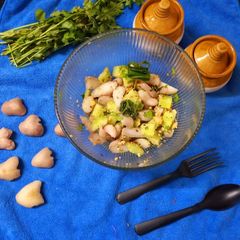 A picture of Water chestnut chaat (singhada).