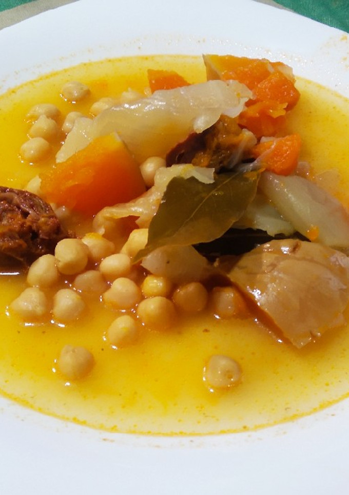 Una foto de Potaje de garbanzos y calabaza