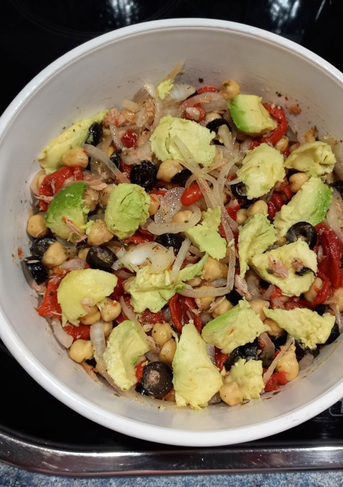 Una foto de Ensalada de garbanzos