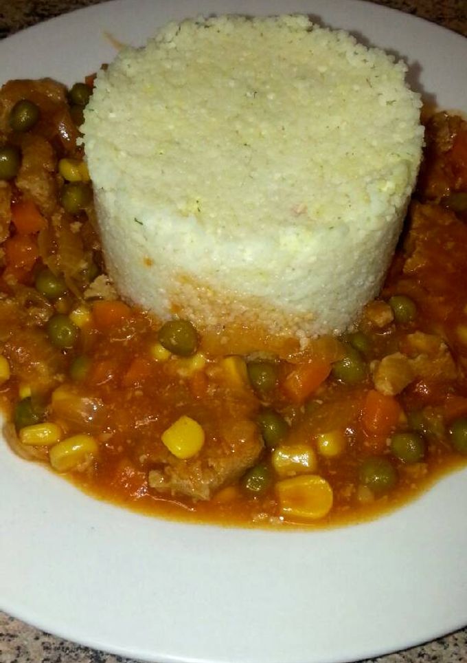 Una foto de Cous Cous con soja y maíz (vegano)