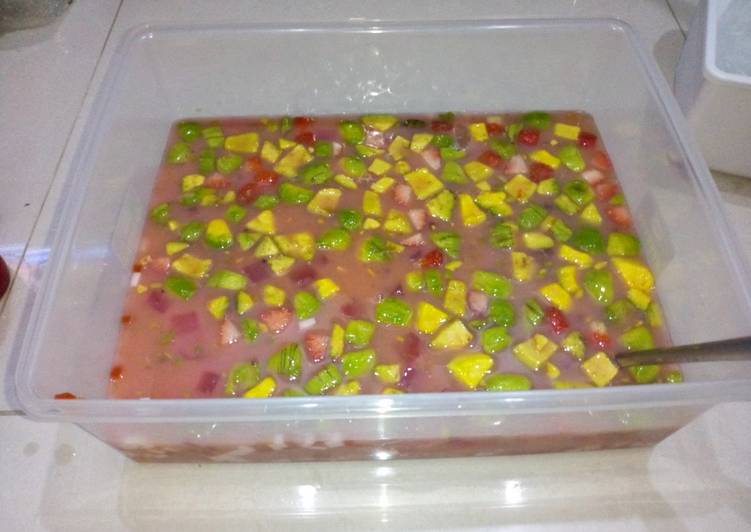 Sop buah alpukat jelly rembo simpel ala lucy's