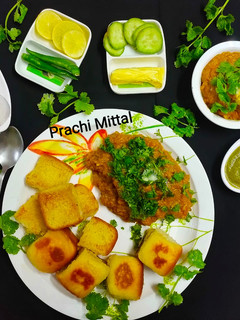 पाव भाजी (pav bhaji recipe in Hindi) रेसिपी मुख्य फोटो