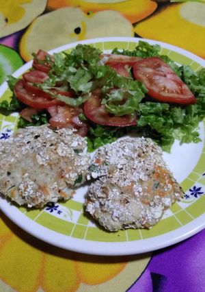 Una foto de Hamburguesas de pollo rebozadas con avena. Riquísimas!