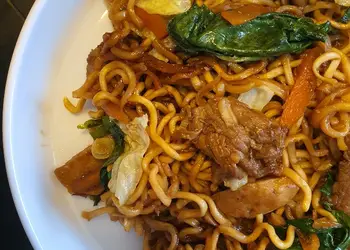 Cara Memasak Cepat Mi Goreng Sapi Enak Sempurna