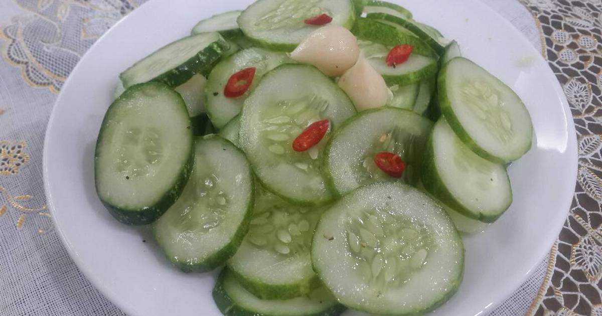 Các loại rau và trái cây nào có thể kết hợp với salad dưa chuột?