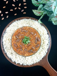 રાજમા મસાલા (Rajma Masala Recipe In Gujarati) રેસીપી મુખ્ય ફોટો