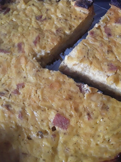 Una foto de Tarta de Cebollas y tocineta con base de pan de molde a la "Nata" 🥧🍳🥓🍞🌰🌰🌰🍞🥓🍳🥧