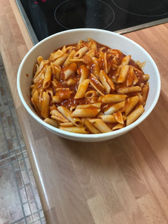 Una foto de Macarrones con tomate