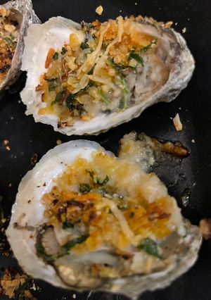 A picture of Oysters Rockefeller.