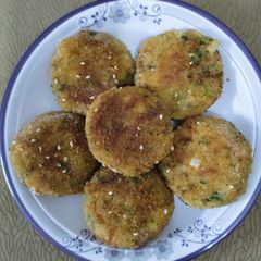 3 spice potato cutlets A picture of 3 spice potato cutlets.