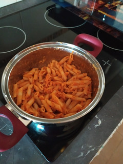 Una foto de Macarrones con atún