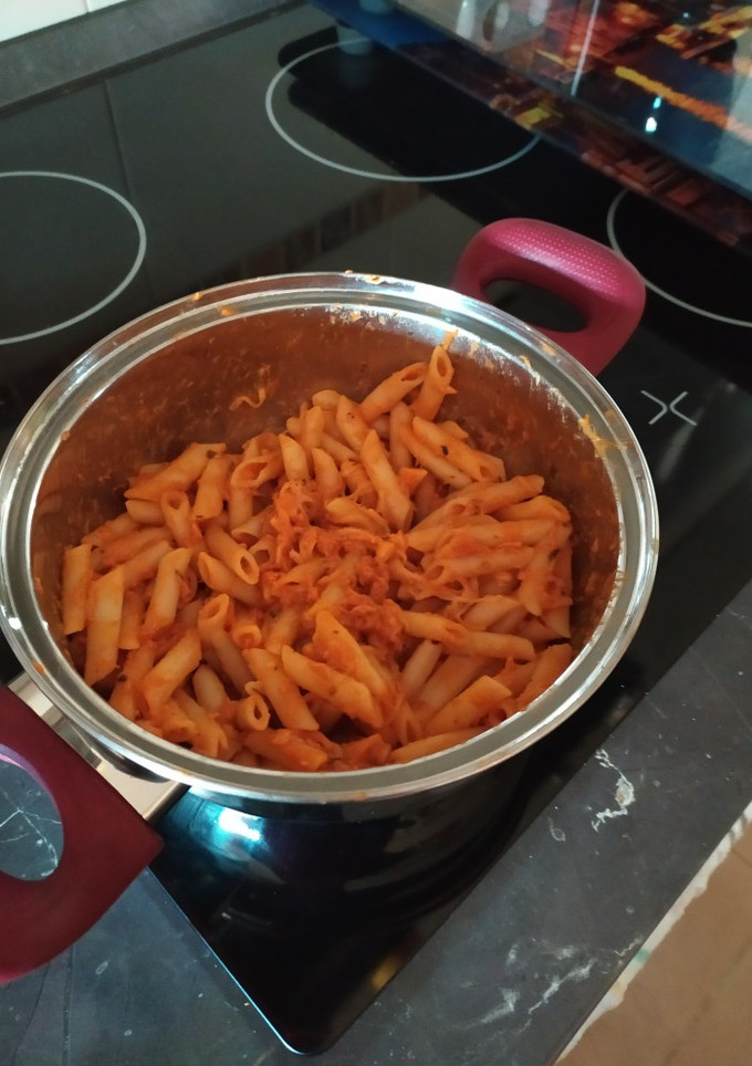 Una foto de Macarrones con atún