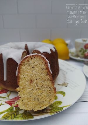 Una foto de Budín de limón y amapolas en cacerola y savarin 18 cm de Essen