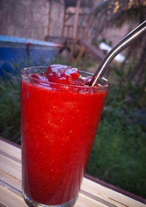 Una foto de Frappé de frutilla / Batido de frutilla 🍹🍒🍓