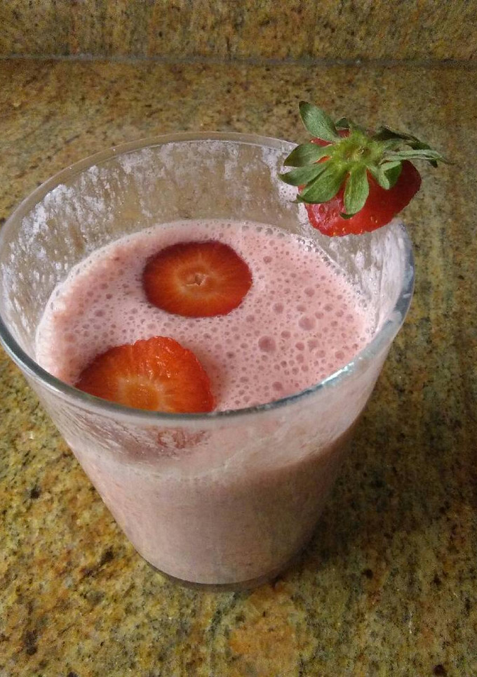 Una foto de Batido de fresa🍓🍓
