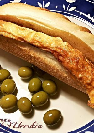 Una foto de Bocadillo de tortilla francesa a la mantequilla