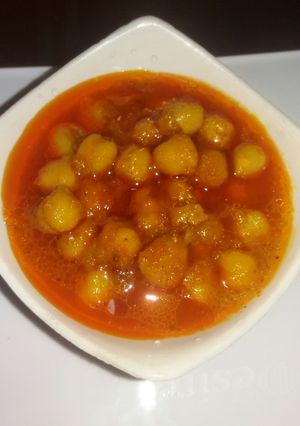 A picture of White chole.