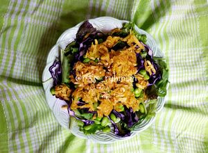 Foto di Misticanza, edamame e platano