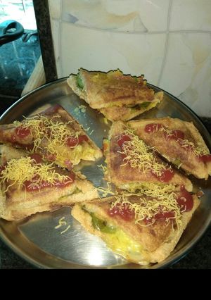 A picture of Grilled Brown Bread veg cheese Sandwich.
