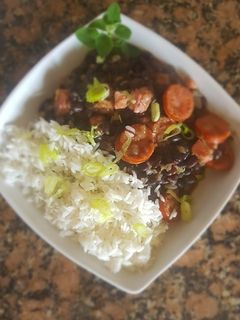 Una foto de Feijoada a mi manera