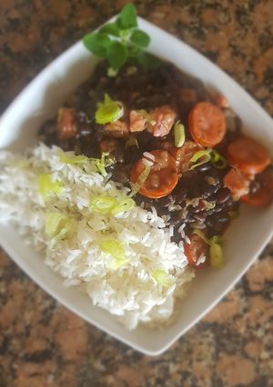 Una foto de Feijoada a mi manera