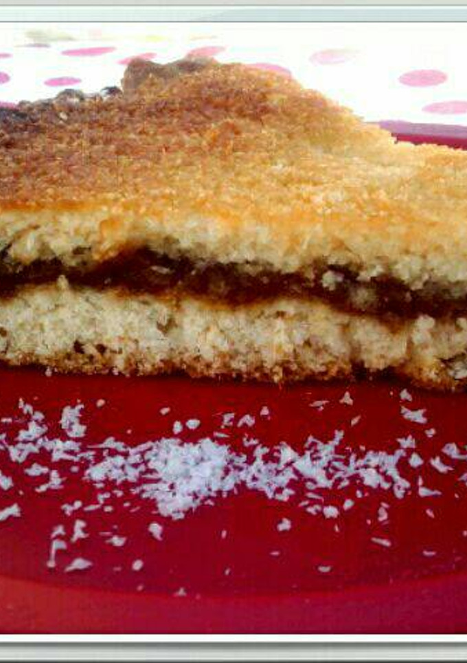 Una foto de Tarta de coco con dulce de leche