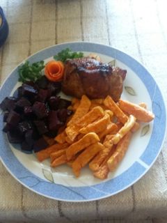 Sütőzacskóban sült pácolt oldalas, sült batátával és s. cékla gm recept fotója