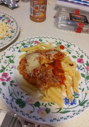 A picture of Chicken parmesan.