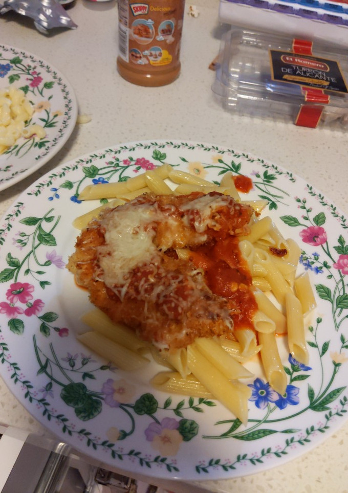 A picture of Chicken parmesan.