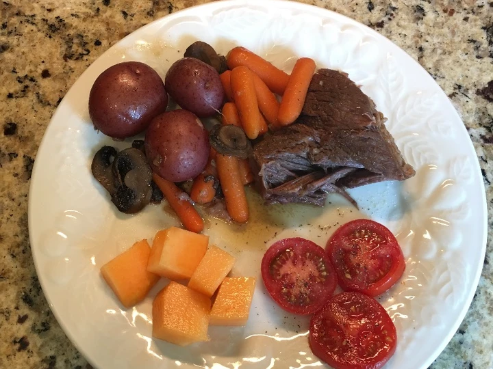 Easy Steps to Make Chuck Pot Roast with Baby Carrots & Baby Red Potatoes the Delicious Appealing