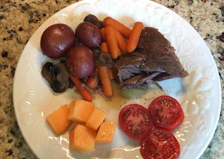 Recipe of Perfect Chuck Pot Roast with Baby Carrots &amp; Baby Red Potatoes