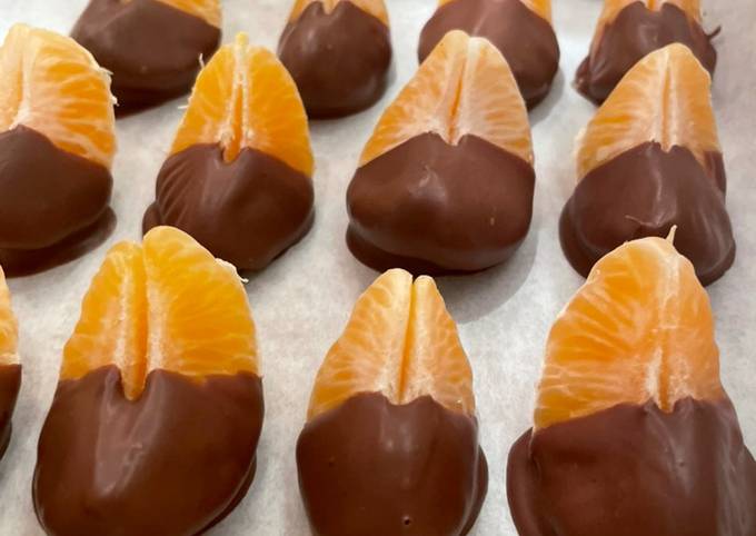 Chocolate dipped Mandarin Oranges🍊🍫