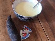 Une photo de soupe de radis