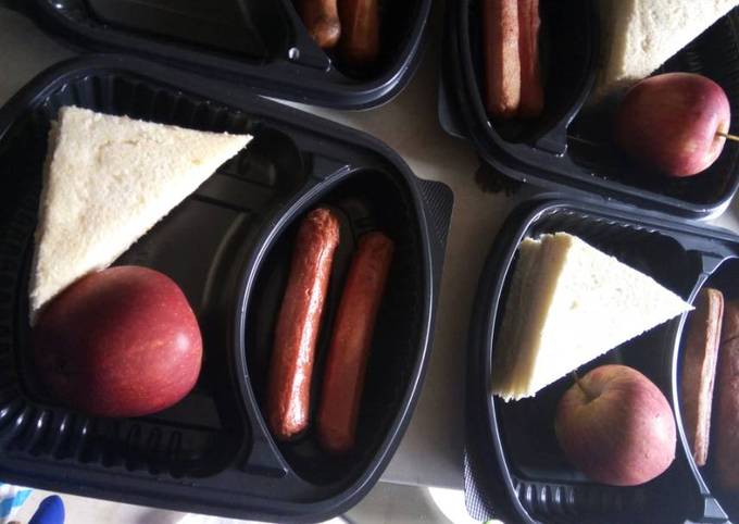 Easiest Way to Prepare Super Quick Homemade Bread,sausage and apple